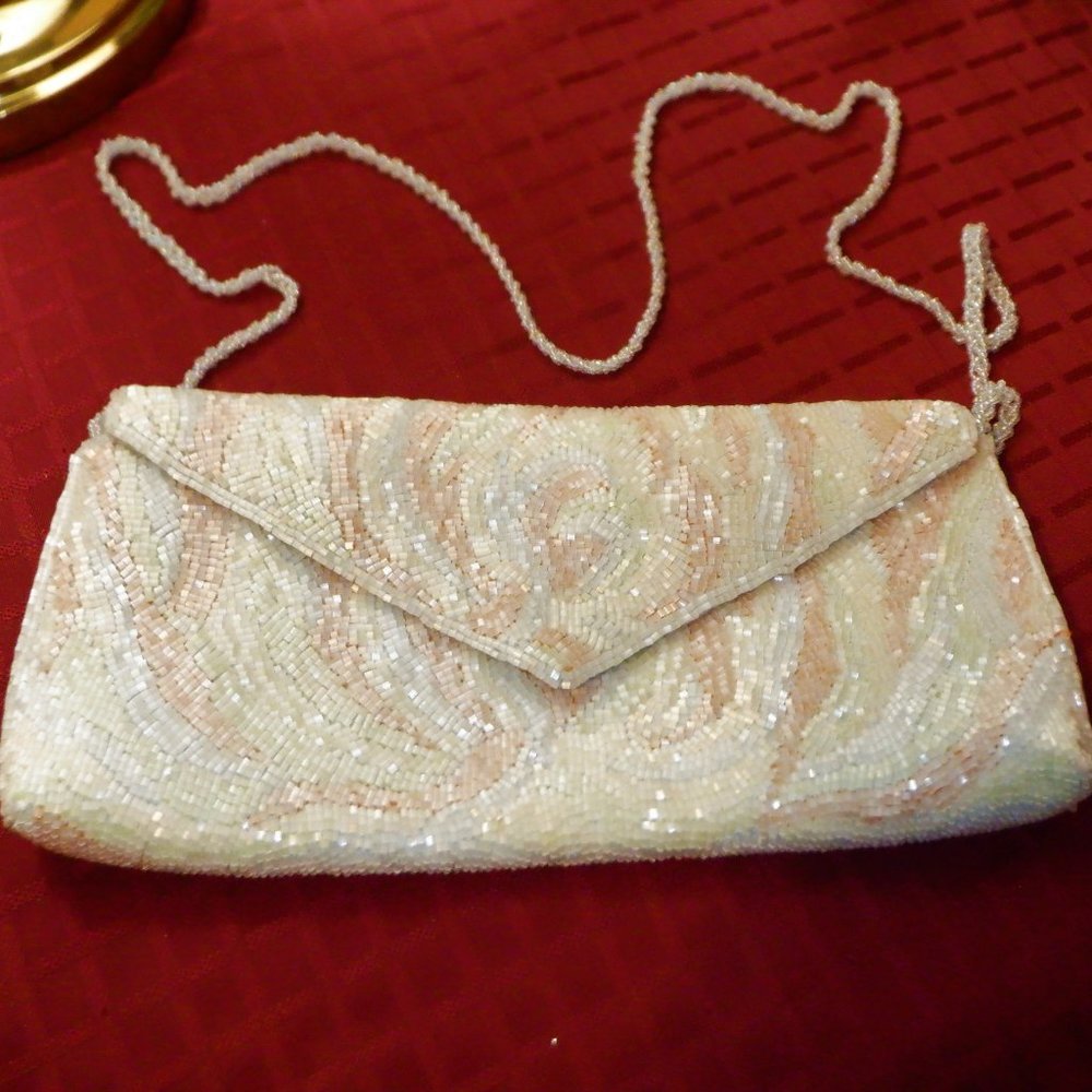 Here it Is!  *** VIOLA ***  Beaded Clutch / Crossbody  BAG (even Stap is Beaded)